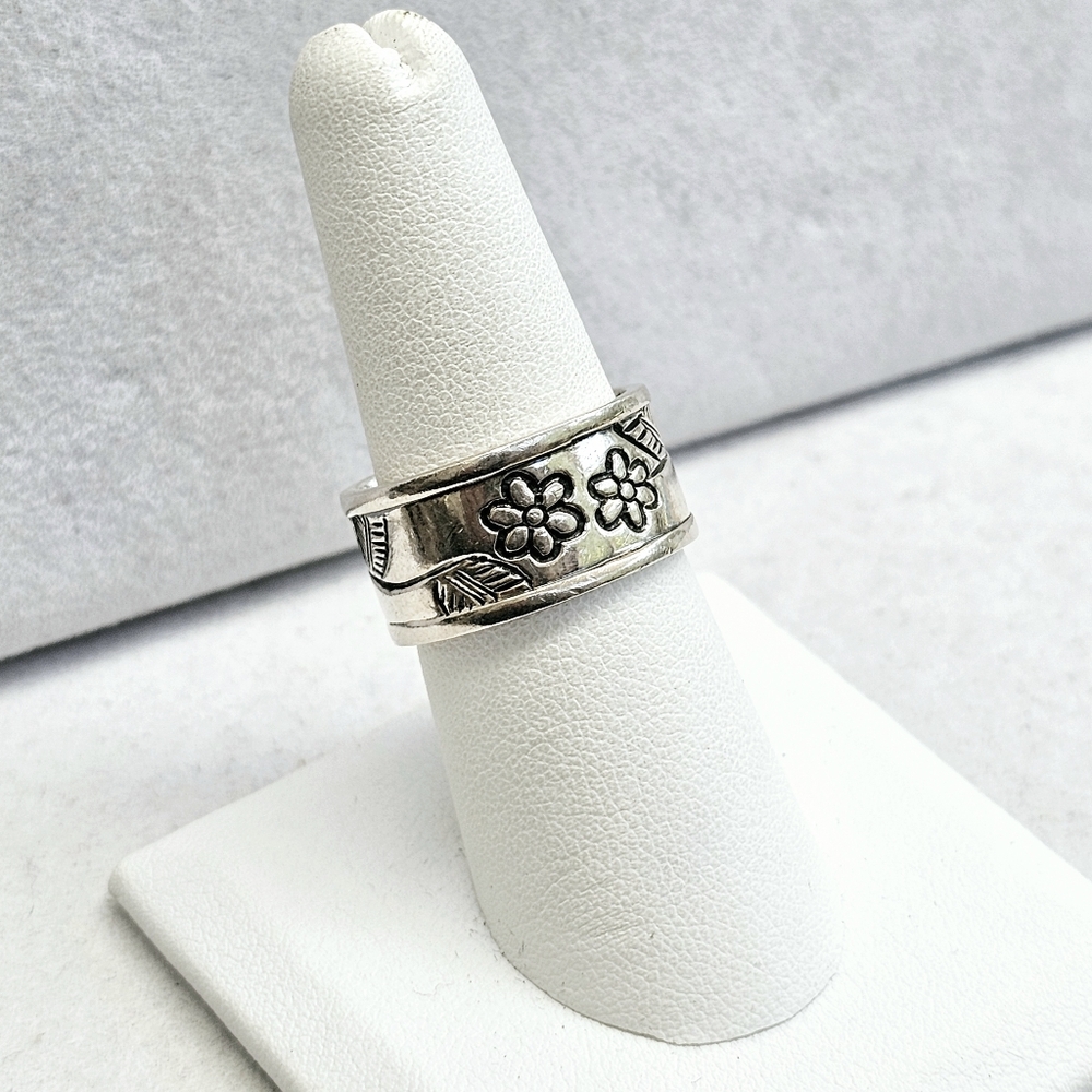 Satya 925 Silver Lotus Flower Band Ring 7.5 - Picture 3 of 12